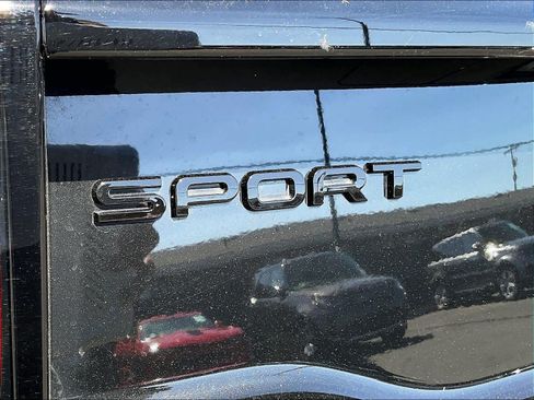 Used 2025 Land Rover Discovery Sport Dynamic SE AWD/4WD image 11