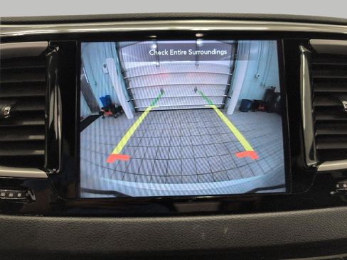 Used 2020 Chrysler Pacifica Touring-L Plus w/ S Appearance Package FWD image 14
