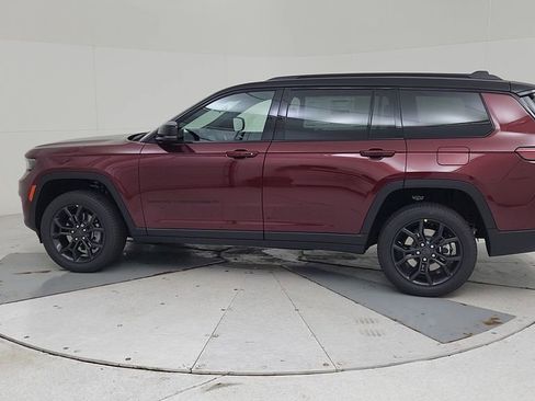 New 2025 Jeep Grand Cherokee L Limited image 9