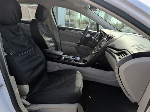 Used 2020 Ford Fusion SE image 20