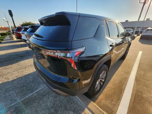 Used 2026 Chevrolet Equinox LT FWD image 4