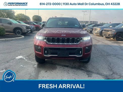 Used 2022 Jeep Grand Cherokee Overland w/ Advanced Protech Group III AWD/4WD image 9