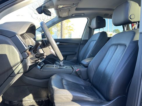 Used 2019 Audi Q5 2.0T Premium Plus w/ Premium Plus Package image 16
