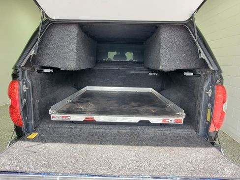 Used 2019 Toyota Tundra Limited w/ Limited Premium Package RWD image 10