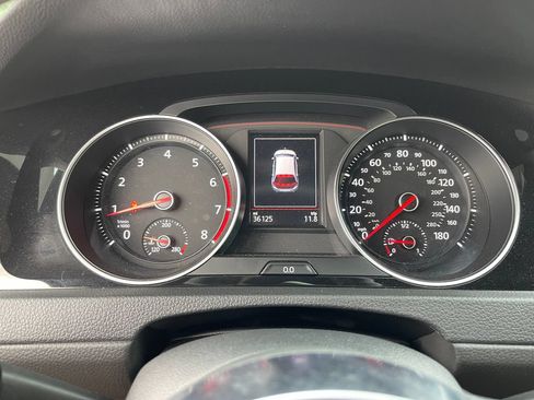 Used 2021 Volkswagen GTI SE FWD image 5