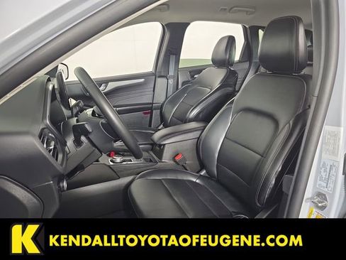 Used 2025 Ford Escape Platinum AWD/4WD image 15