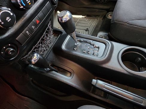 Used 2013 Jeep Wrangler Unlimited Sport AWD/4WD image 12
