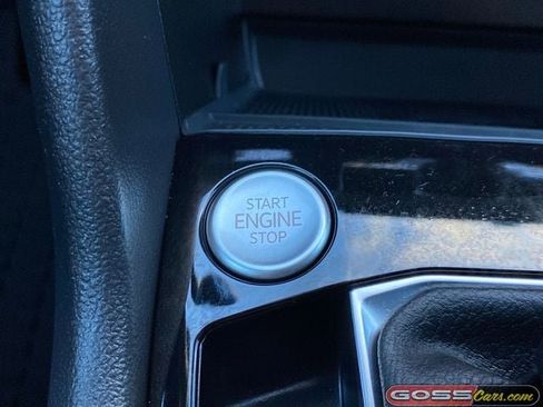 Used 2023 Volkswagen Taos SE w/ Panoramic Sunroof Package image 10