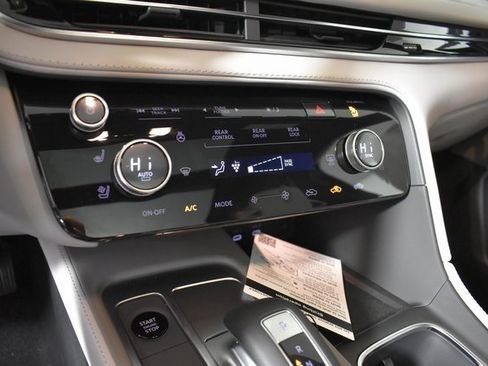 New 2026 INFINITI QX60 Autograph image 21