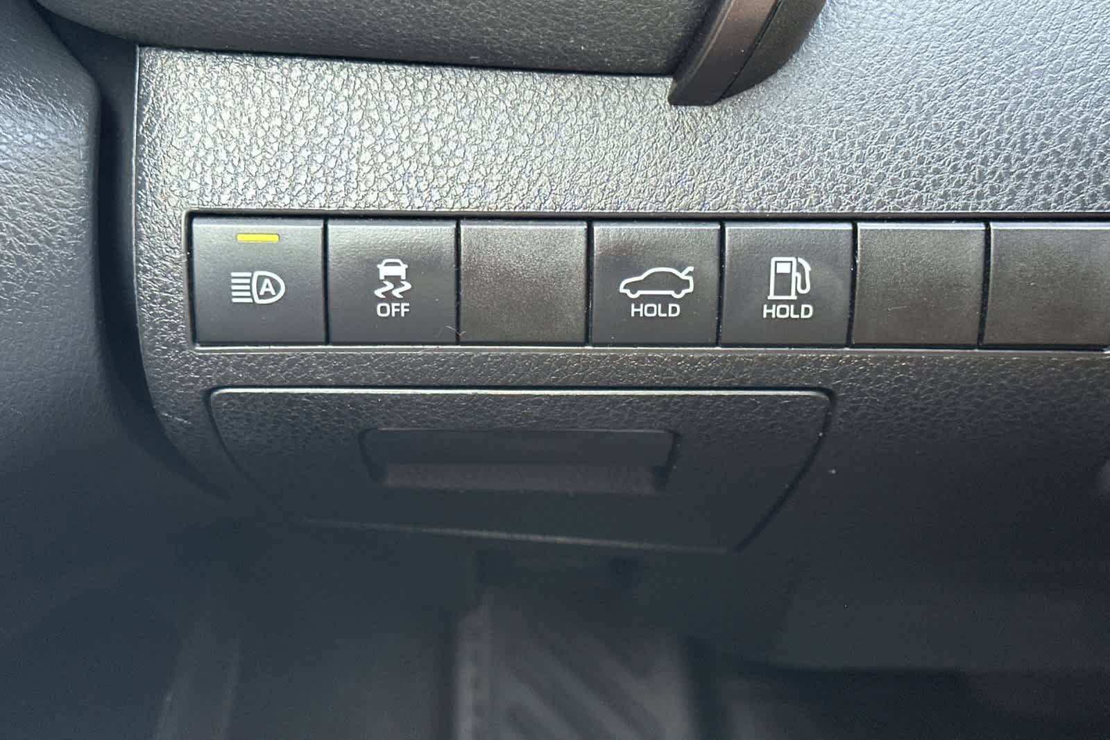 Used 2020 Toyota Camry SE FWD image 30