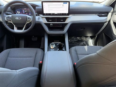 New 2025 Ford Explorer Active image 10