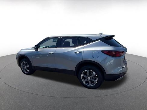 Used 2025 Chevrolet Blazer LT FWD image 9