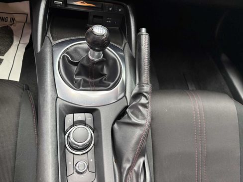 Used 2019 MAZDA MX-5 Miata RF Club RWD image 20
