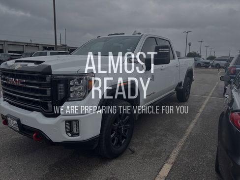 Used 2022 GMC Sierra 2500 AT4 w/ AT4 Preferred Package AWD/4WD image 2