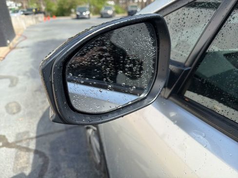 Used 2023 Toyota Prius XLE FWD image 13
