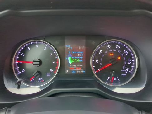 Used 2021 Toyota RAV4 XLE image 24