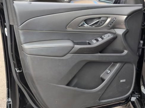 Used 2023 Chevrolet Traverse Premier image 23