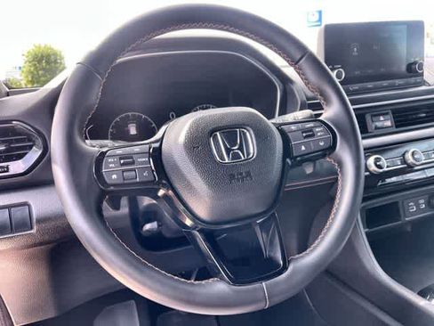 Certified 2025 Honda Pilot Sport image 17