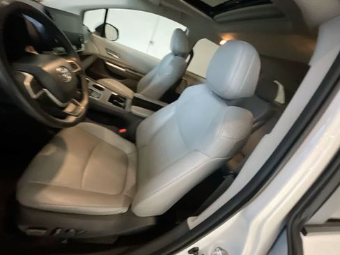 Used 2024 Toyota Sienna XLE image 11