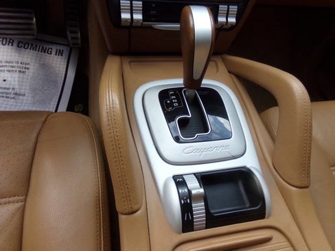 Used 2005 Porsche Cayenne S image 17