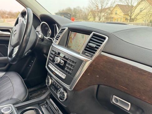 Used 2015 Mercedes-Benz GL 450 4MATIC image 41