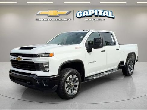 Used 2025 Chevrolet Silverado 2500 Custom w/ Custom Value Package AWD/4WD image 1
