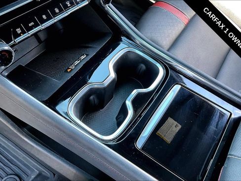 Used 2025 Chevrolet Traverse RS w/ LPO, Floor Liner Package FWD image 8