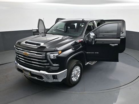 Used 2024 Chevrolet Silverado 2500 LTZ w/ LTZ Convenience Package AWD/4WD image 30