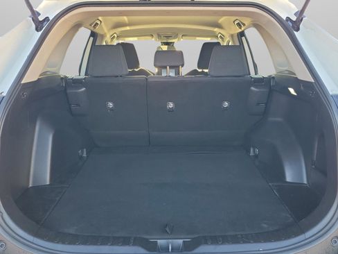 Used 2021 Toyota RAV4 LE image 8