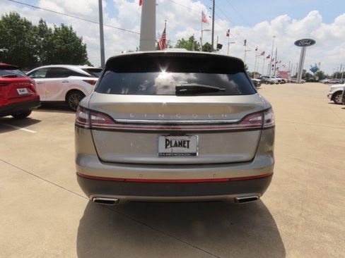 Used 2023 Lincoln Nautilus Reserve AWD/4WD image 11