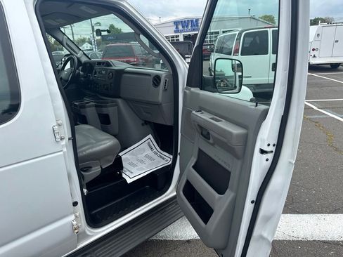 Used 2014 Ford E-350 and Econoline 350 XL w/ Power Windows & Locks Group RWD image 31