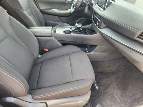 Used 2024 Nissan Rogue S image 12