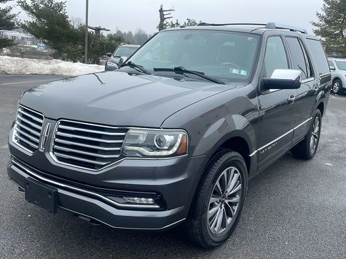 Used 2017 Lincoln Navigator Select image 35