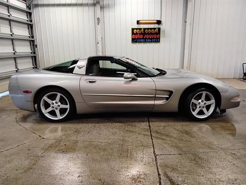 Used 1999 Chevrolet Corvette Coupe w/ Memory Pkg image 5