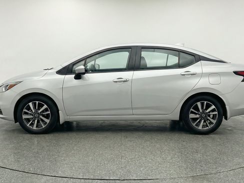 Used 2025 Nissan Versa SV FWD image 5