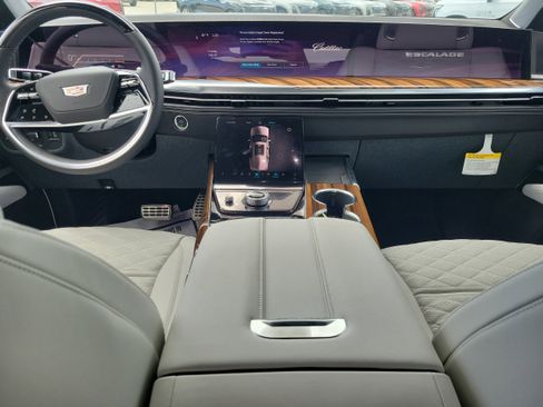 New 2026 Cadillac Escalade Platinum Sport AWD/4WD image 15