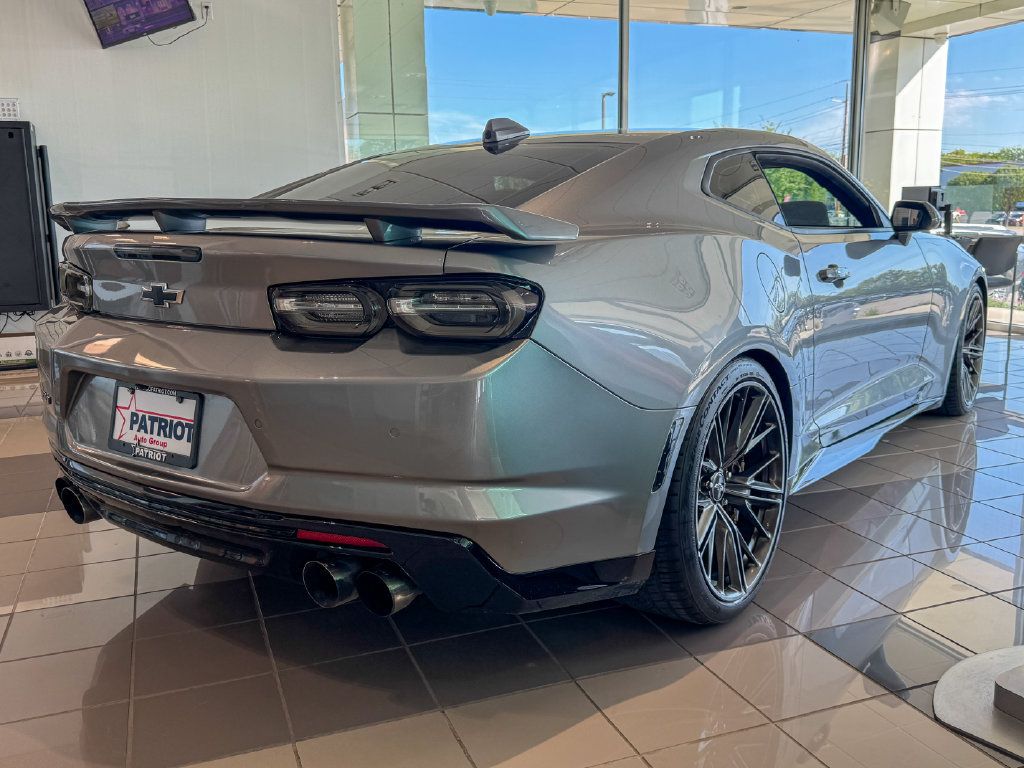 Used 2022 Chevrolet Camaro ZL1 RWD image 3