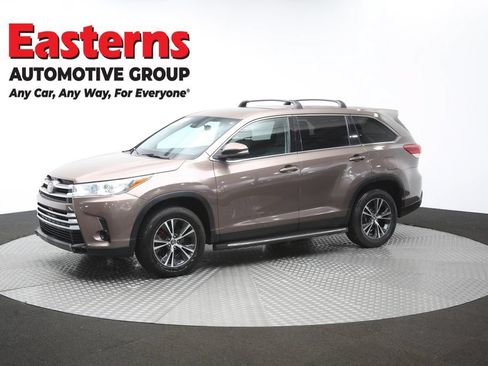 Used 2019 Toyota Highlander LE FWD image 56