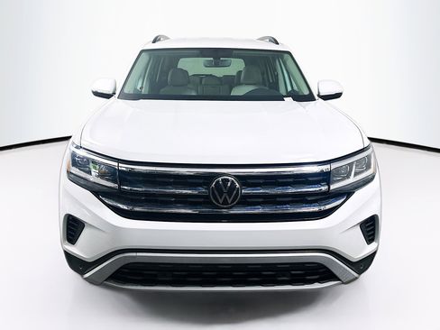 Used 2023 Volkswagen Atlas SE image 2