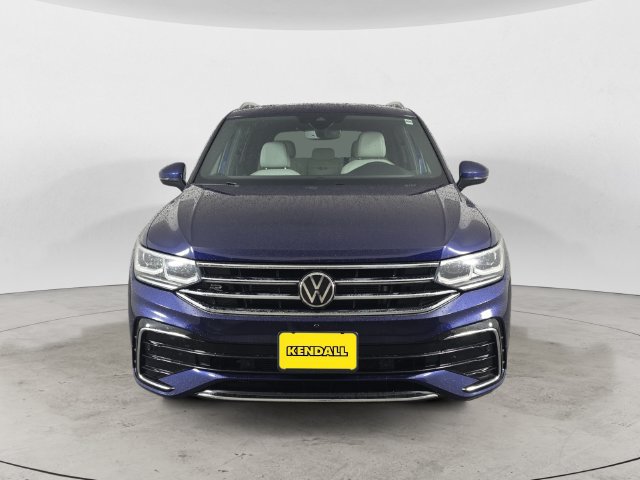 Used 2023 Volkswagen Tiguan SEL R-Line AWD/4WD image 2