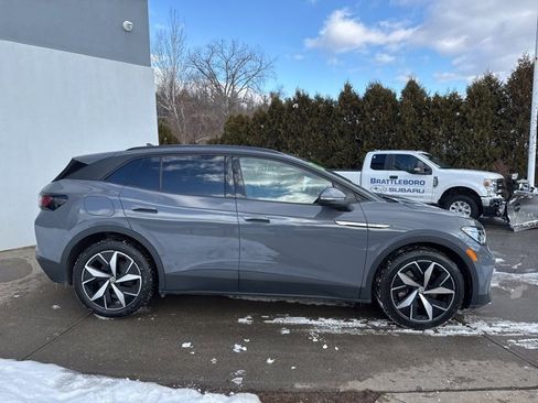 Used 2023 Volkswagen ID.4 Pro S image 2