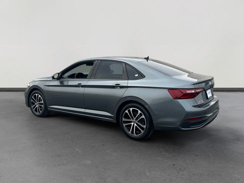 Used 2022 Volkswagen Jetta Sport image 3