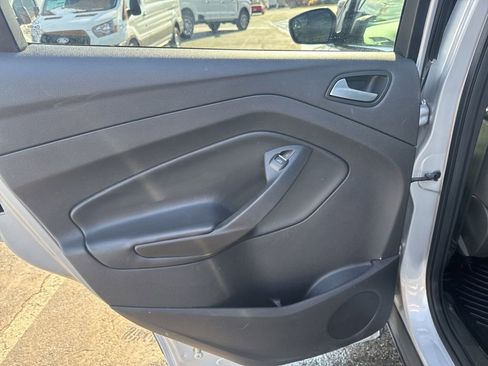 Used 2019 Ford Escape SE image 38