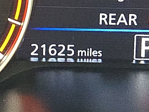 Used 2025 Nissan Altima 2.5 SV image 18