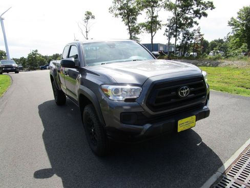 Used 2021 Toyota Tacoma SR w/ SX Package AWD/4WD image 3