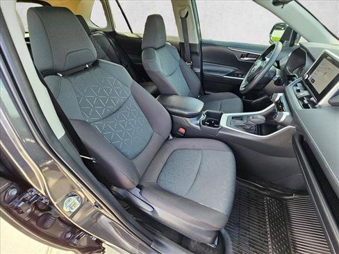 Used 2025 Toyota RAV4 XLE w/ Convenience Package FWD image 19