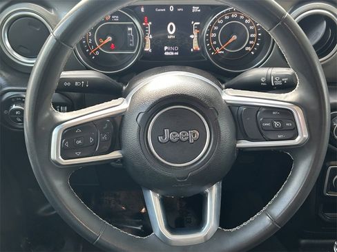 Used 2023 Jeep Gladiator Overland image 30