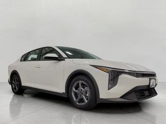 Used 2025 Kia K4 FWD video 1