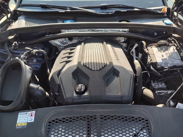 Used 2023 Porsche Macan Turbo AWD/4WD image 32