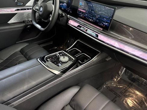 Certified 2023 BMW i7 xDrive60 w/ Executive Package 2 AWD/4WD image 33